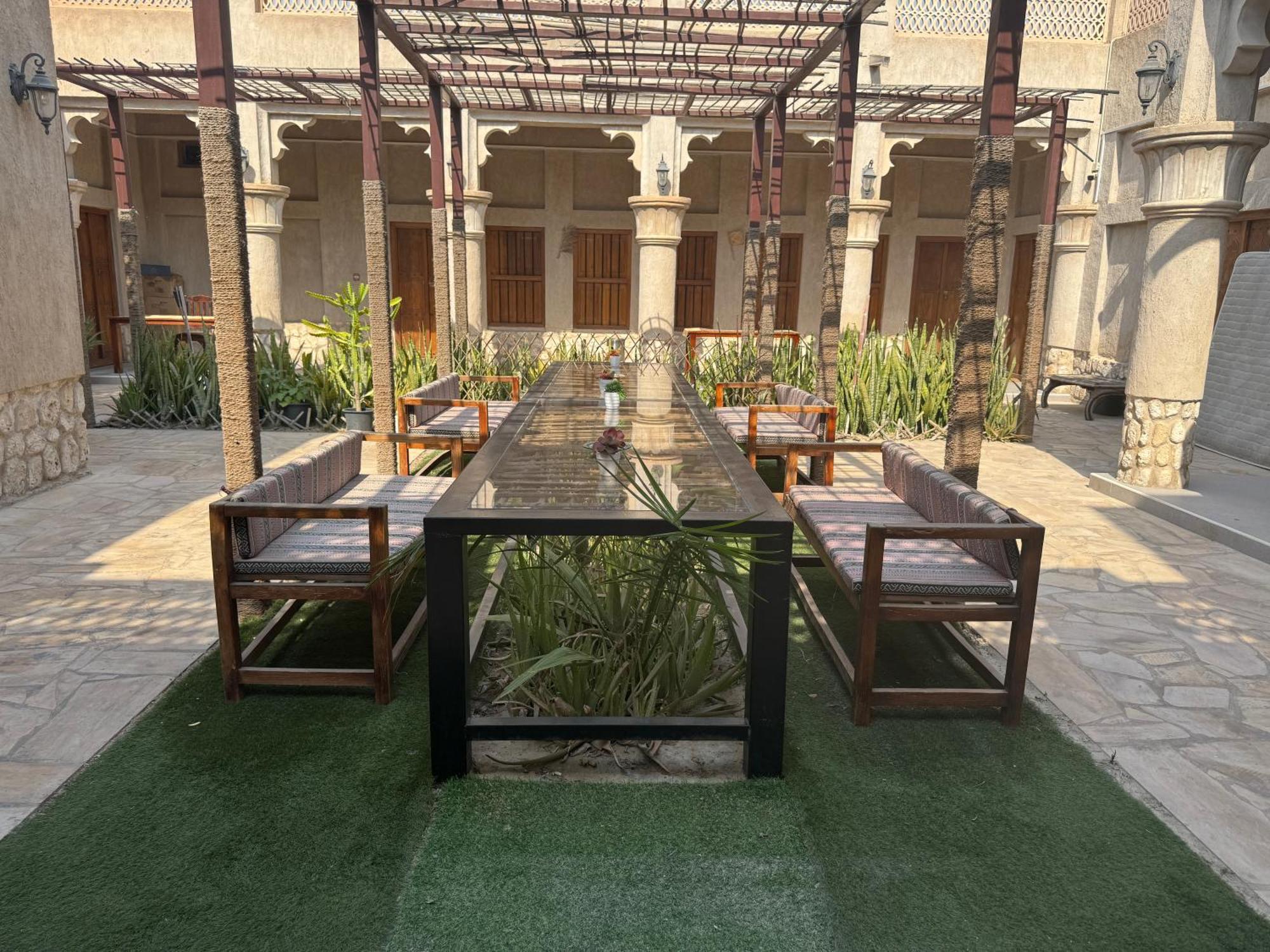Heritage Home Guest House Dubai Esterno foto