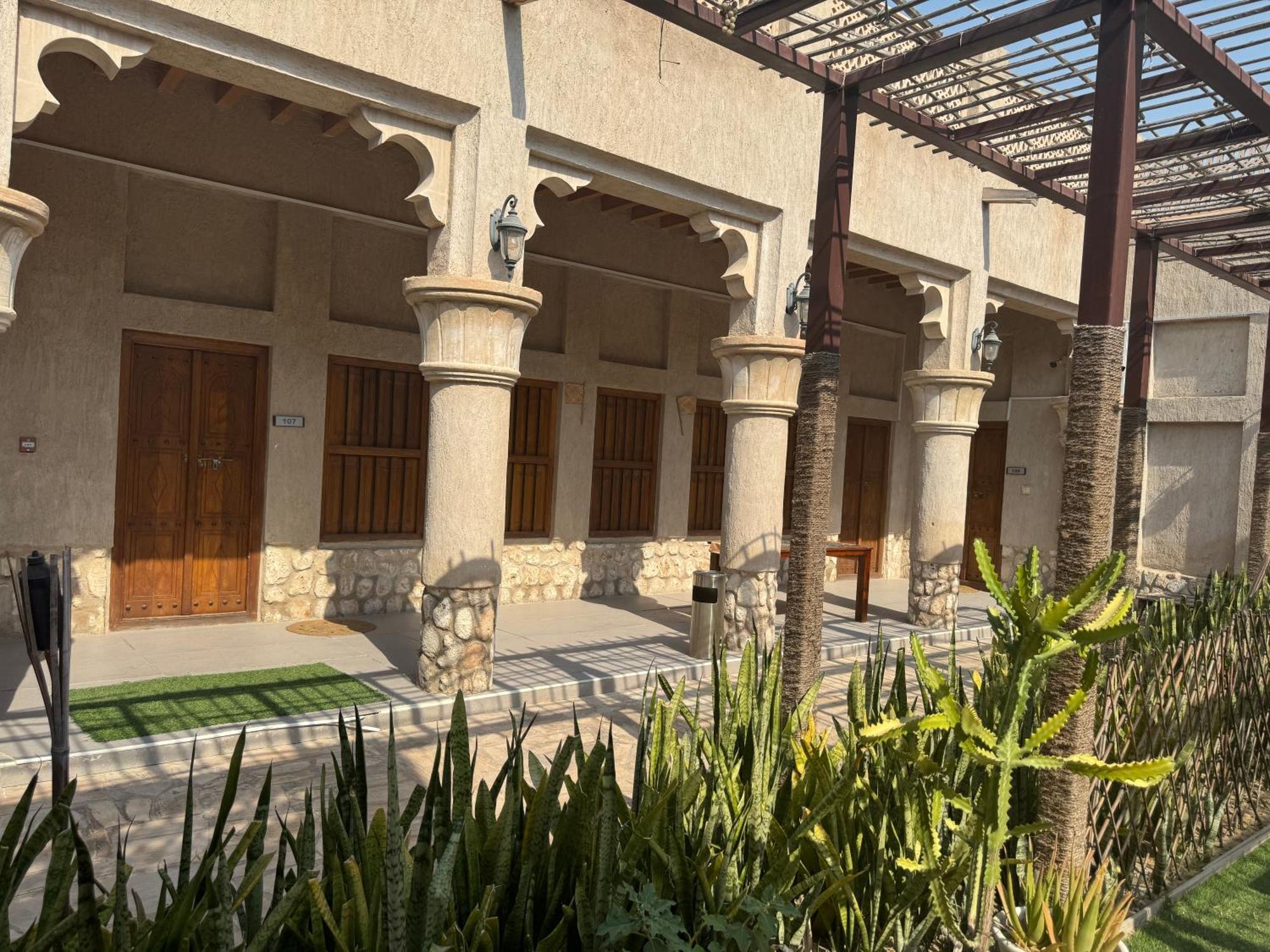 Heritage Home Guest House Dubai Esterno foto